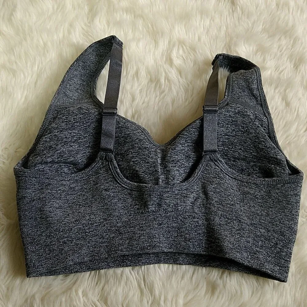 Puma Womens sz M‎ Sports Bra Heathered Gray Padded Wireless Pullover Adjustable